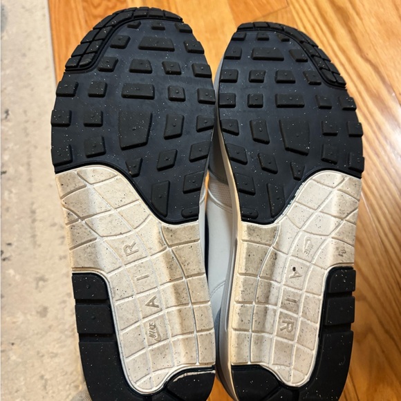 Nike Men's White and Gray Air Max Sneakers - Picture 3 of 9